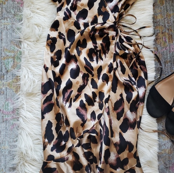 Vici Leopard Wrap Dress - Picture 3 of 4